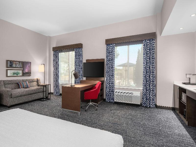 Hampton Inn & Suites By Hilton Pittsboro image