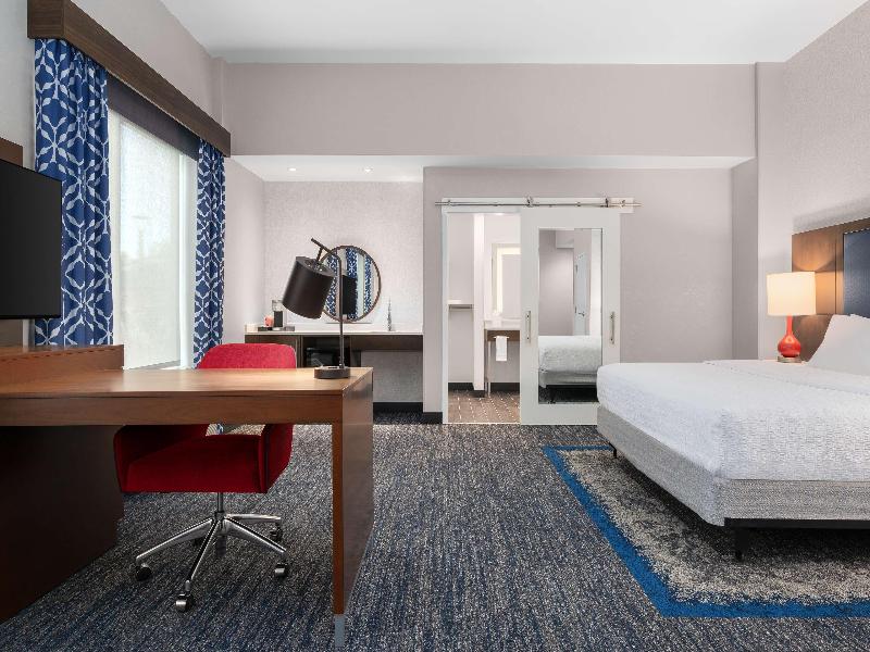 Hampton Inn & Suites By Hilton Pittsboro image