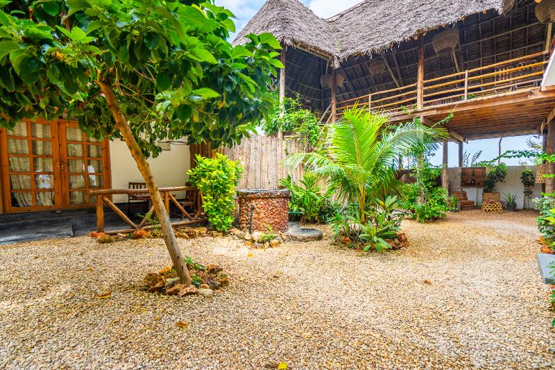 La Fotana Restaurant And Bungalows image