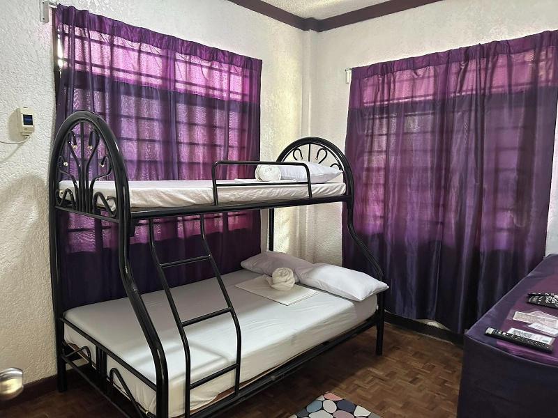 Reddoorz Hostel @ Hardin De Corales La Union image