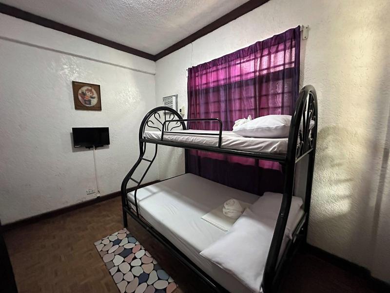 Reddoorz Hostel @ Hardin De Corales La Union image