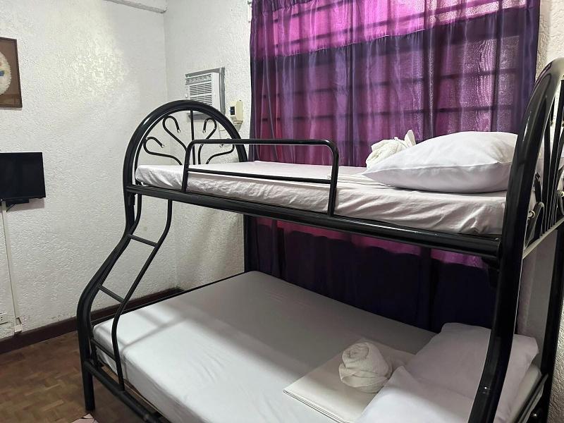 Reddoorz Hostel @ Hardin De Corales La Union image