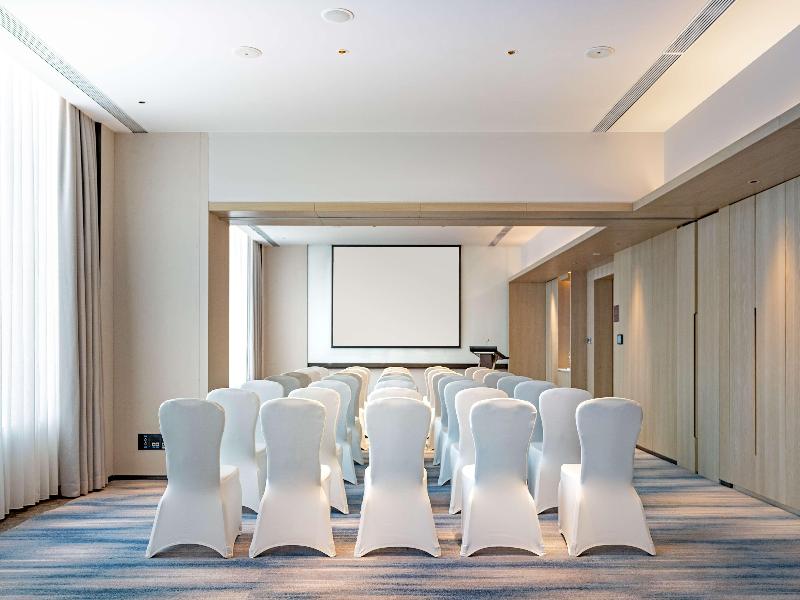 Hilton Garden Inn Shenzhen World Exhibit image