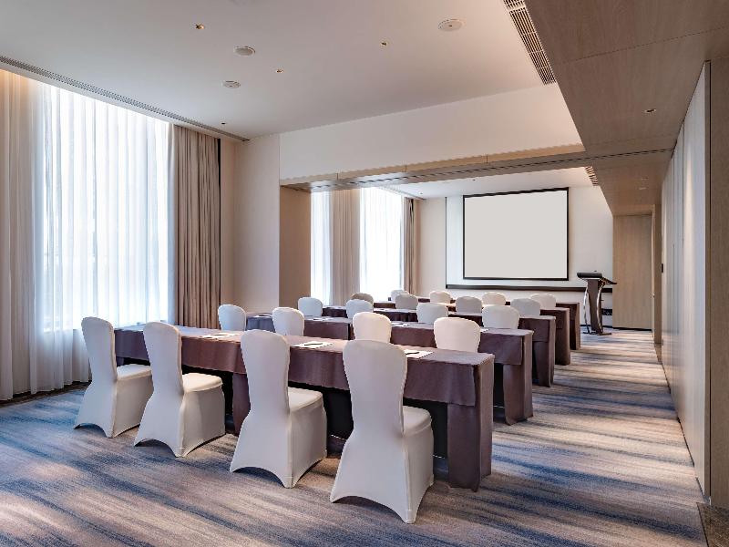 Hilton Garden Inn Shenzhen World Exhibit image
