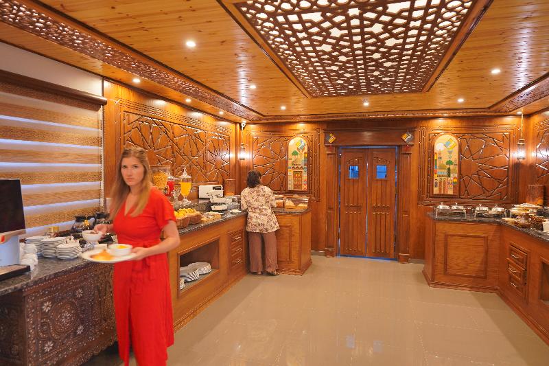 Petra Plaza Hotel image