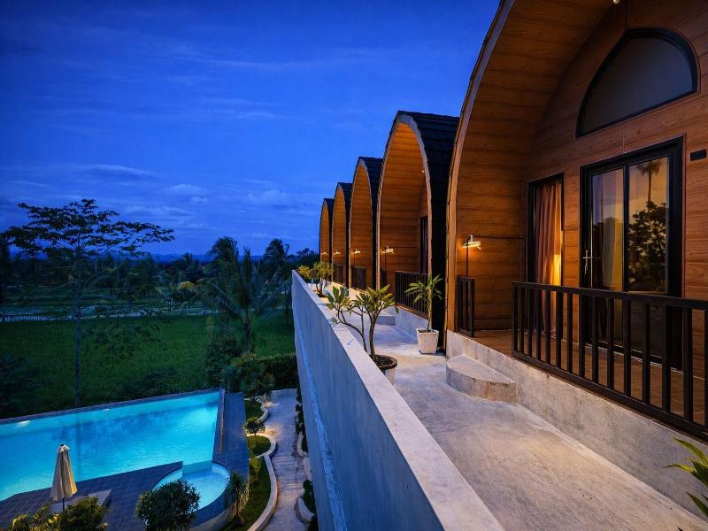Nirvana Hotel Resort Tetebatu image