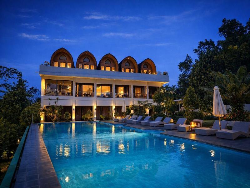 Nirvana Hotel Resort Tetebatu image