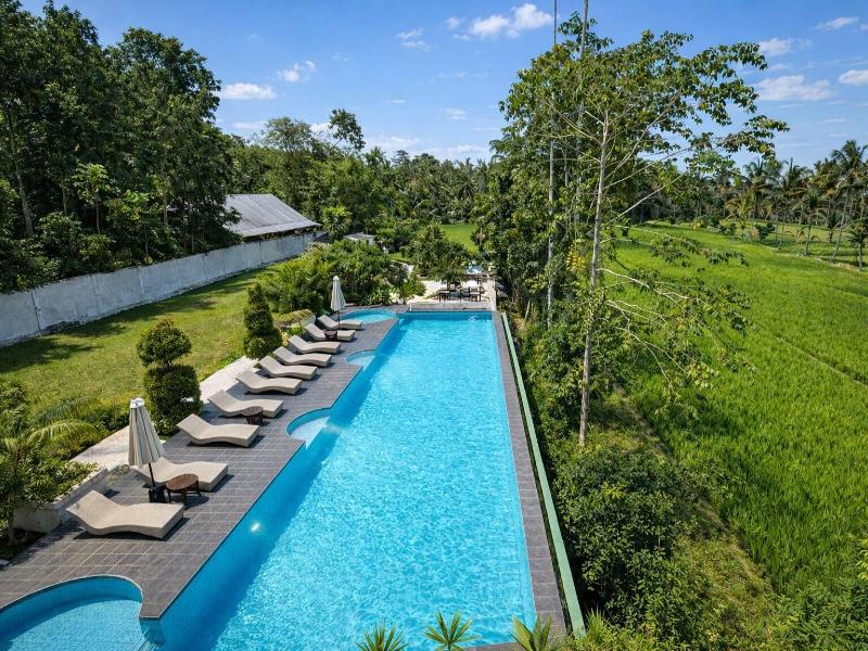 Nirvana Hotel Resort Tetebatu image