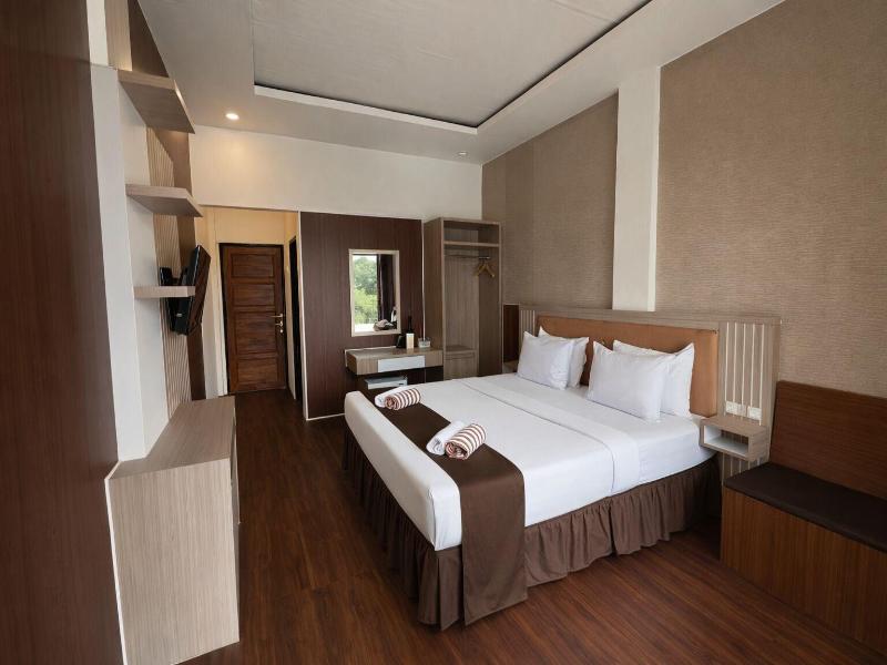 Nirvana Hotel Resort Tetebatu image