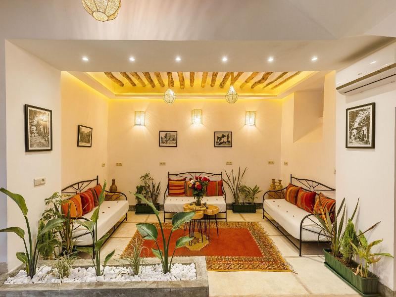 Riad Mama Square image