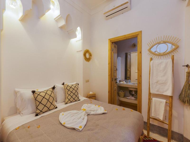 Riad Mama Square image