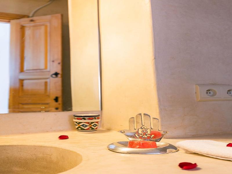 Riad Mama Square image