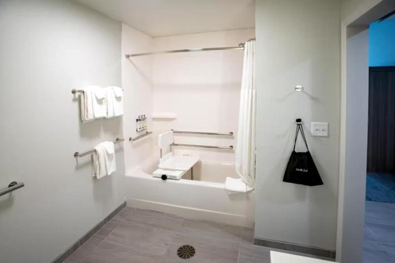 Holiday Inn Express And Suites Macclenny image
