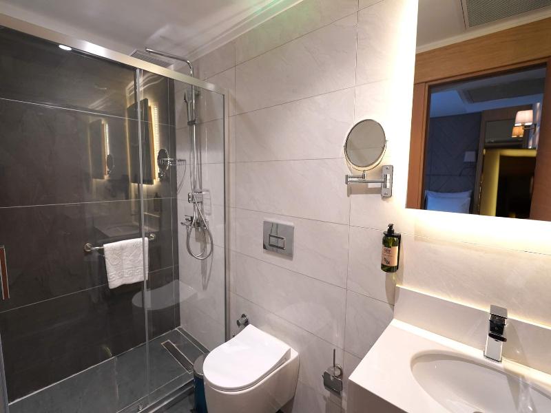Days Inn By Wyndham Istanbul Bomonti image