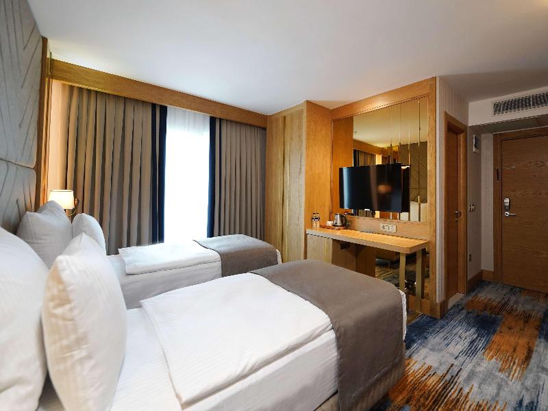 Days Inn By Wyndham Istanbul Bomonti image