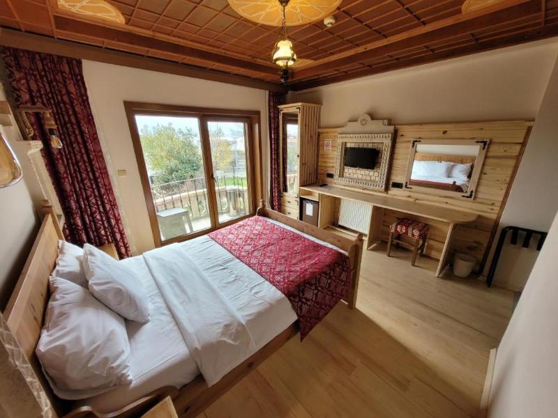Saruhan Hotel image