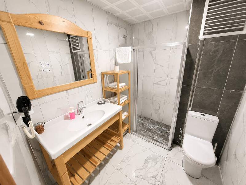 Saruhan Hotel image