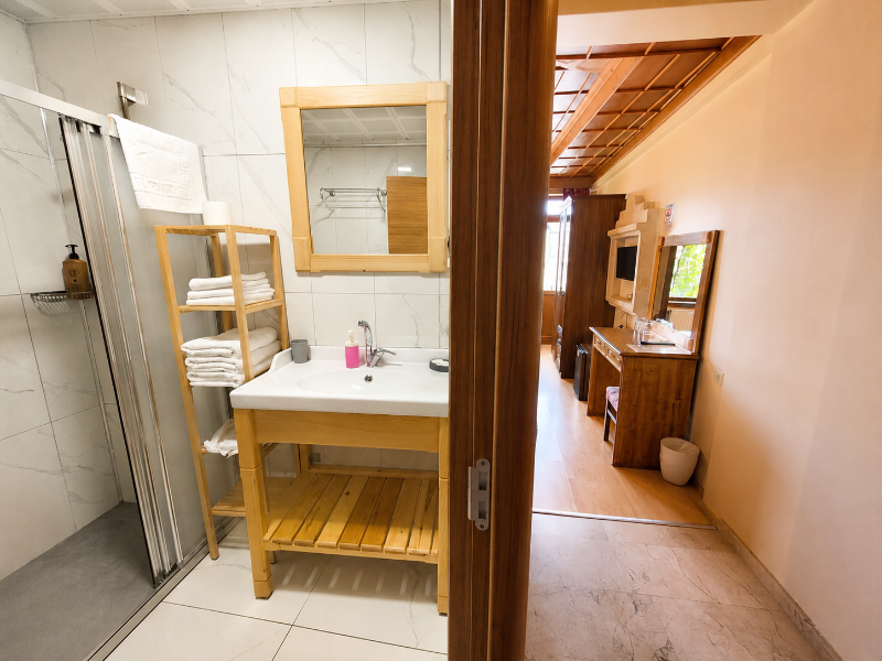 Saruhan Hotel image