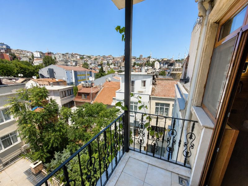 Saruhan Hotel image