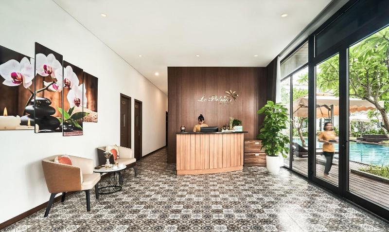 Nesta Hotel Da Nang image