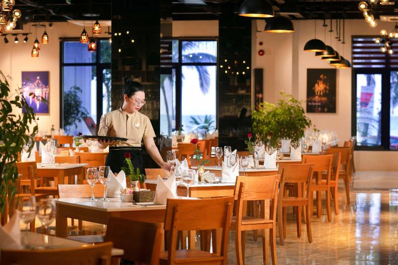 Nesta Hotel Da Nang image