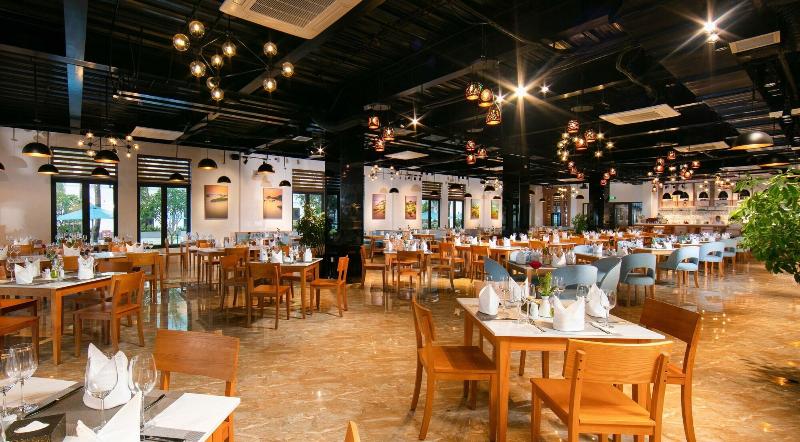 Nesta Hotel Da Nang image