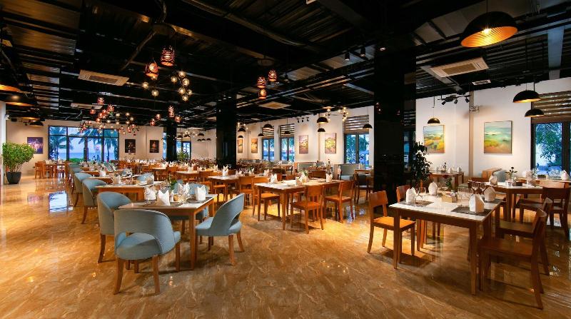 Nesta Hotel Da Nang image