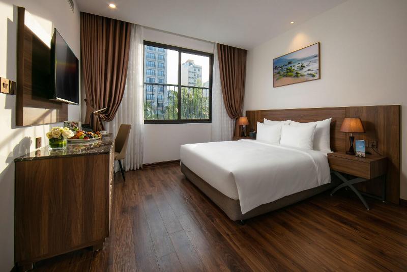 Nesta Hotel Da Nang image