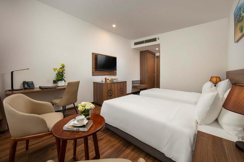 Nesta Hotel Da Nang image