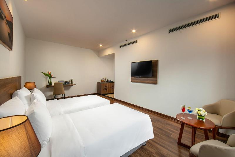 Nesta Hotel Da Nang image
