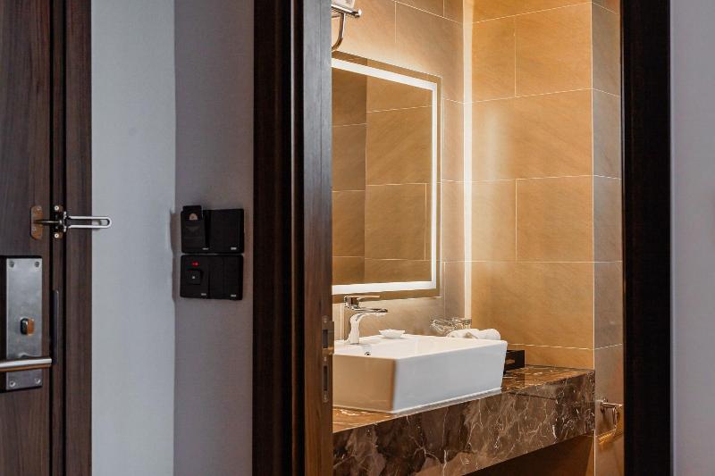 Nesta Hotel Da Nang image