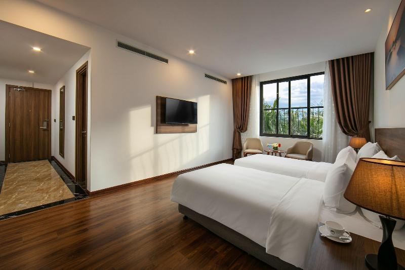 Nesta Hotel Da Nang image