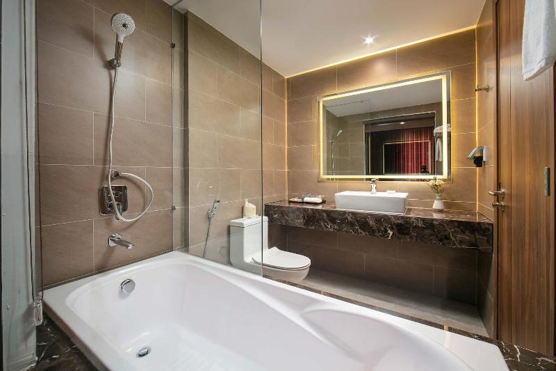 Nesta Hotel Da Nang image