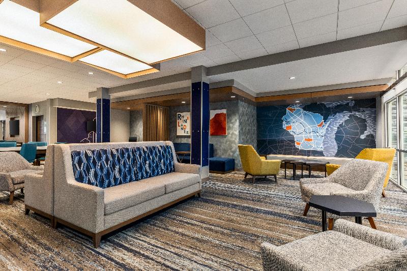Holiday Inn Express & Suites Rhinelander By IHG image