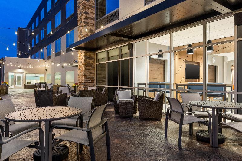 Holiday Inn Express & Suites Rhinelander By IHG image