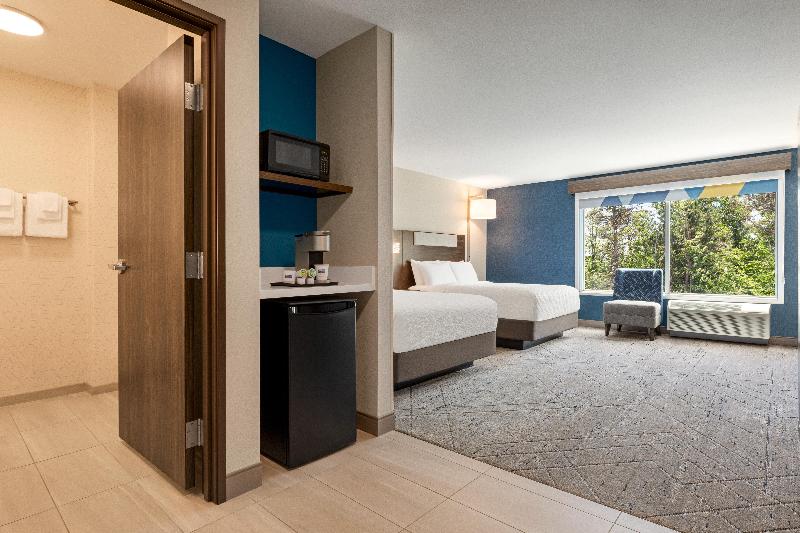 Holiday Inn Express & Suites Rhinelander By IHG image