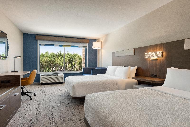 Holiday Inn Express & Suites Rhinelander By IHG image