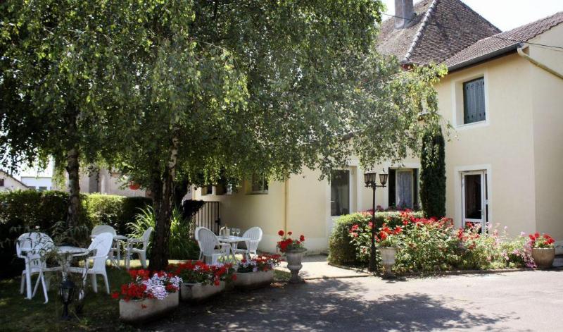 Logis Hotel Au Puits Enchante image