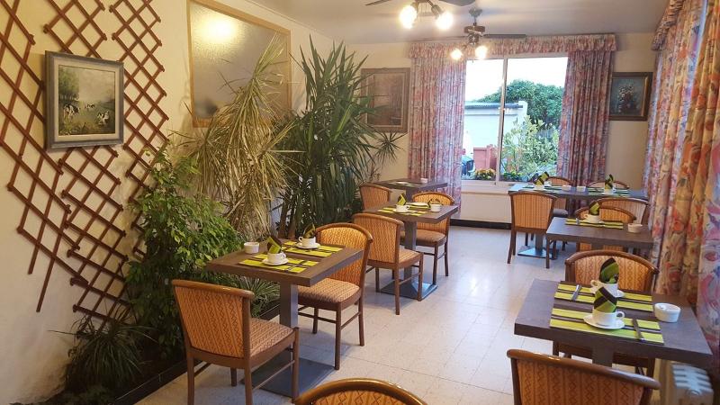 Logis Hotel La Paix image