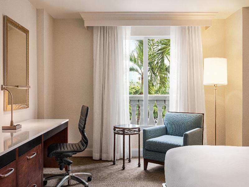 Hilton Naples image