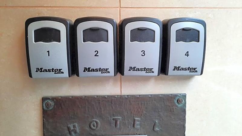 Hotel Merlin Garni image
