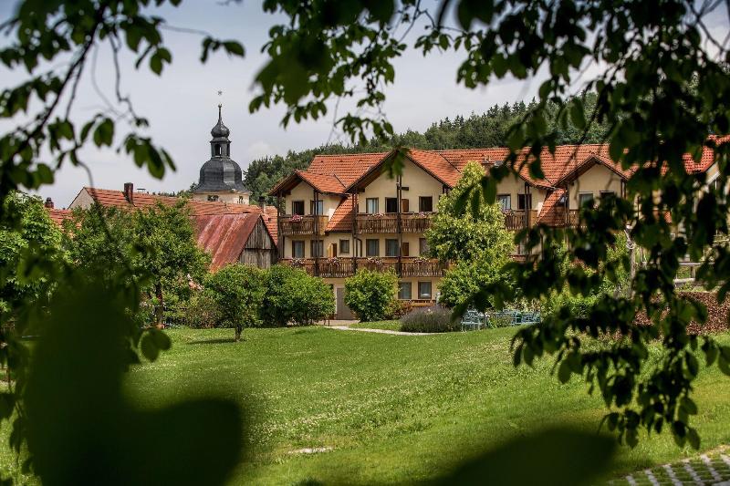 Hollerhv?fe - Zu Gast Im Dorf image