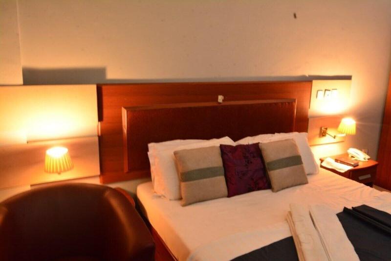 Signatious Hotels & Suites Lagos image