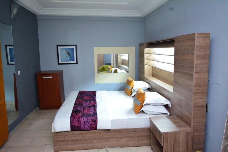 Signatious Hotels & Suites Lagos image