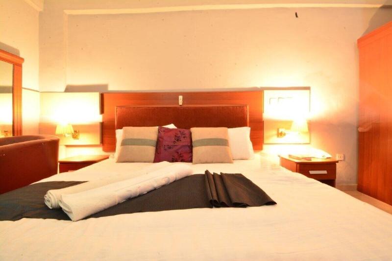 Signatious Hotels & Suites Lagos image