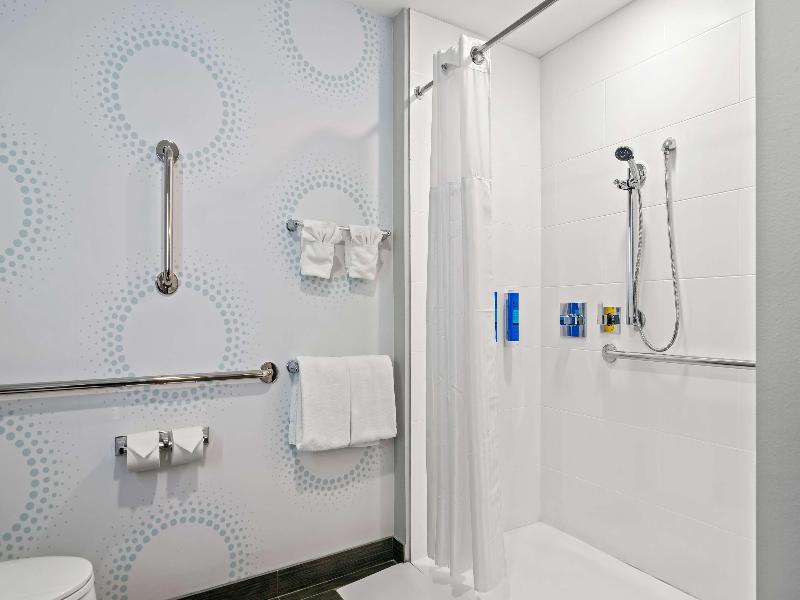 Tru By Hilton Rogers Bentonville image