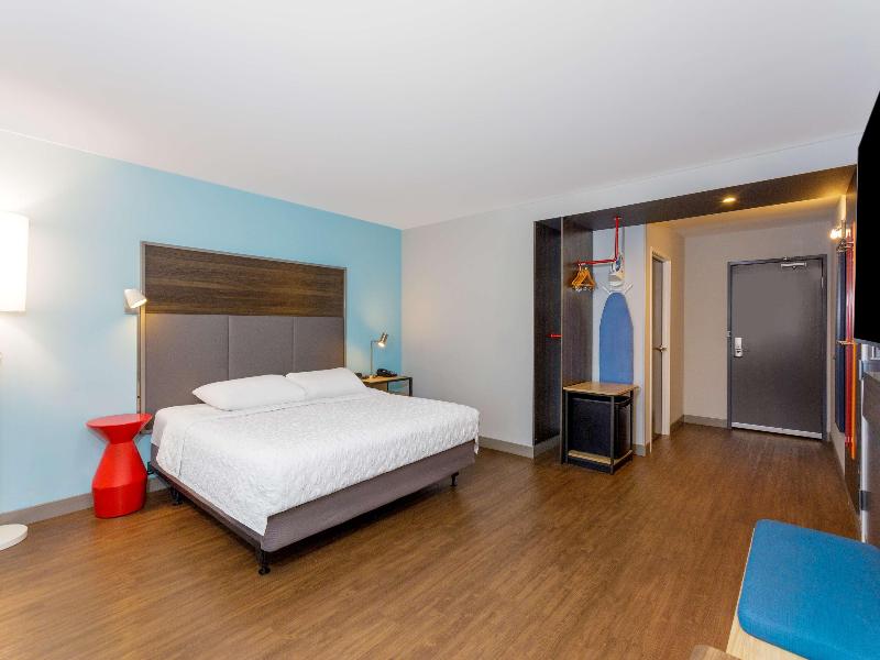 Tru By Hilton Panama City Beach image