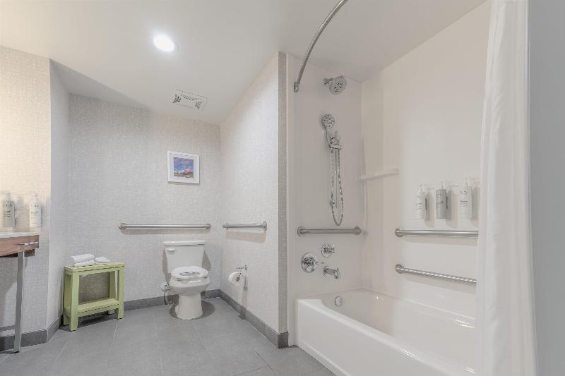 Hampton Inn Santa Clarita-Valencia - Image 5