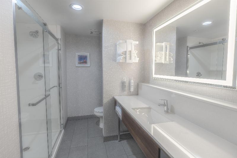 Hampton Inn Santa Clarita-Valencia - Image 7