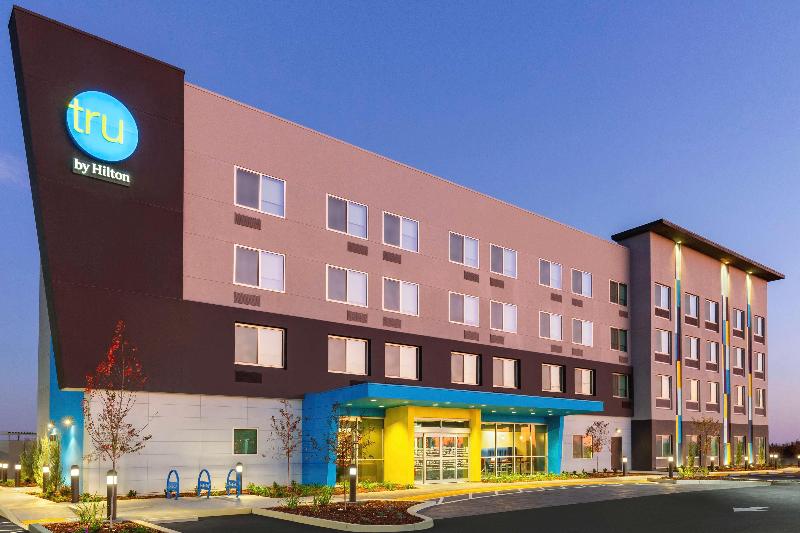 Tru By Hilton Lodi image